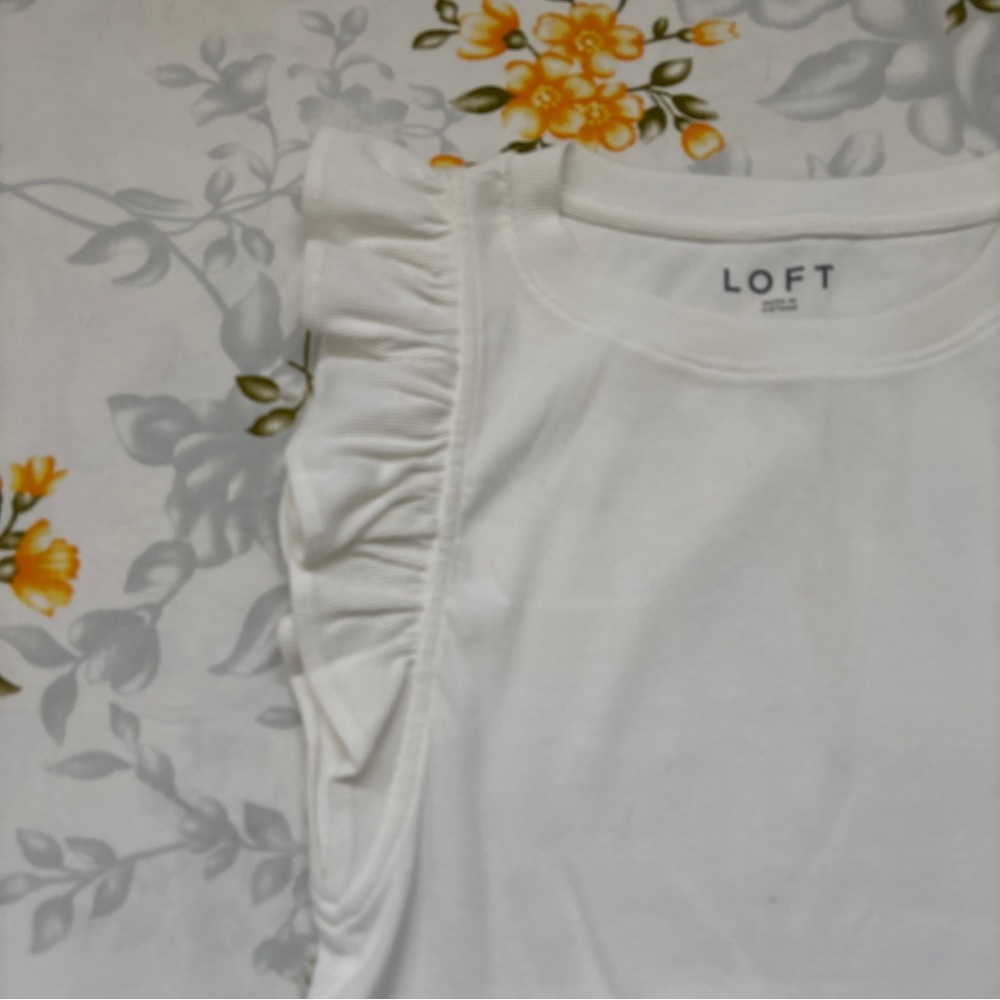 LOFT Size XSP White Ruffle Tank - Picture 2 of 5
